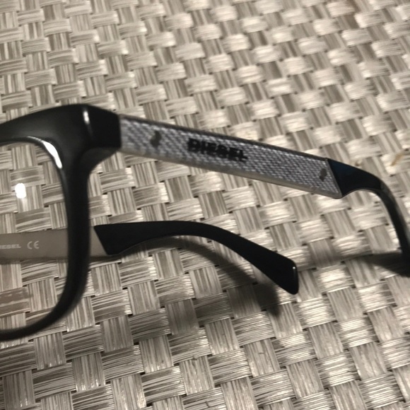 Diesel Frame - Picture 2 of 8